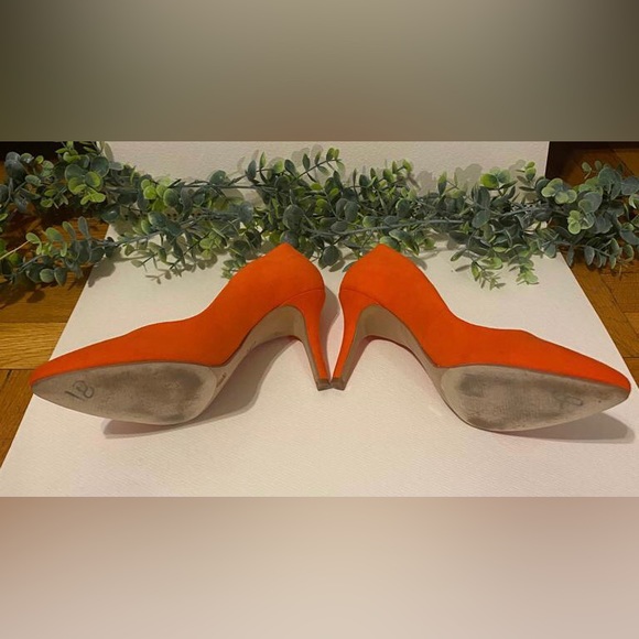 I.N.C. bright orange pumps- add a pop of color to your closet - Picture 2 of 6